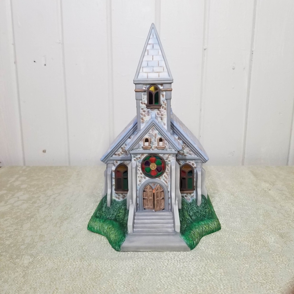 THE CHURCH Olde World Village #2 Nostalgic Christmas Table Decor